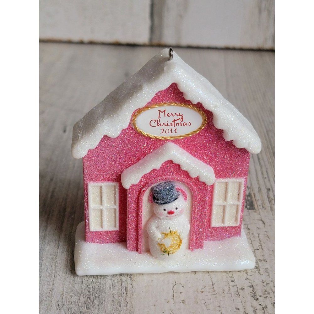 Hallmark welcome Christmas 2011 ornament Xmas glitter‎